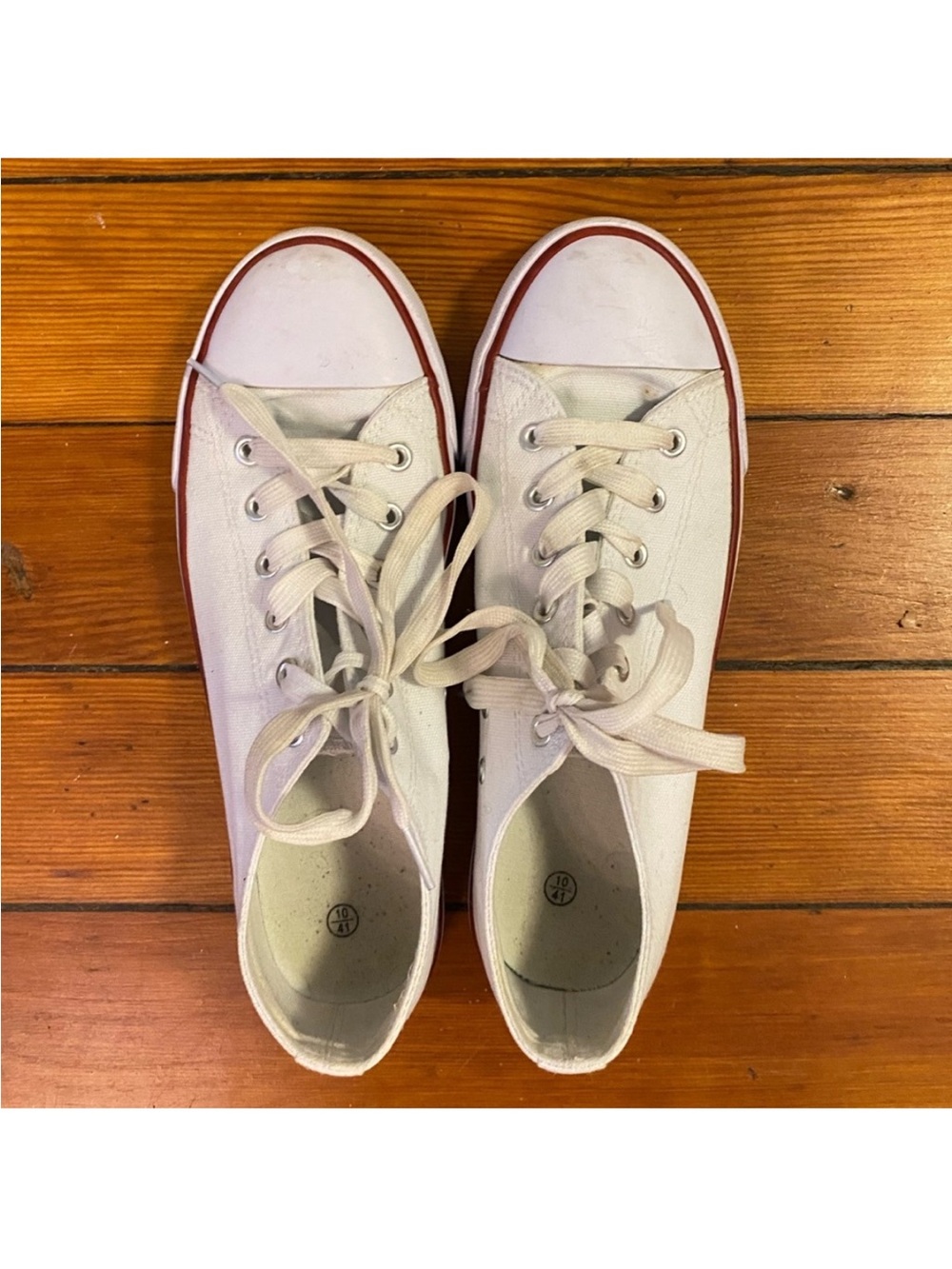 Classic White Canvas Low-Top Sneakers with Red Trim